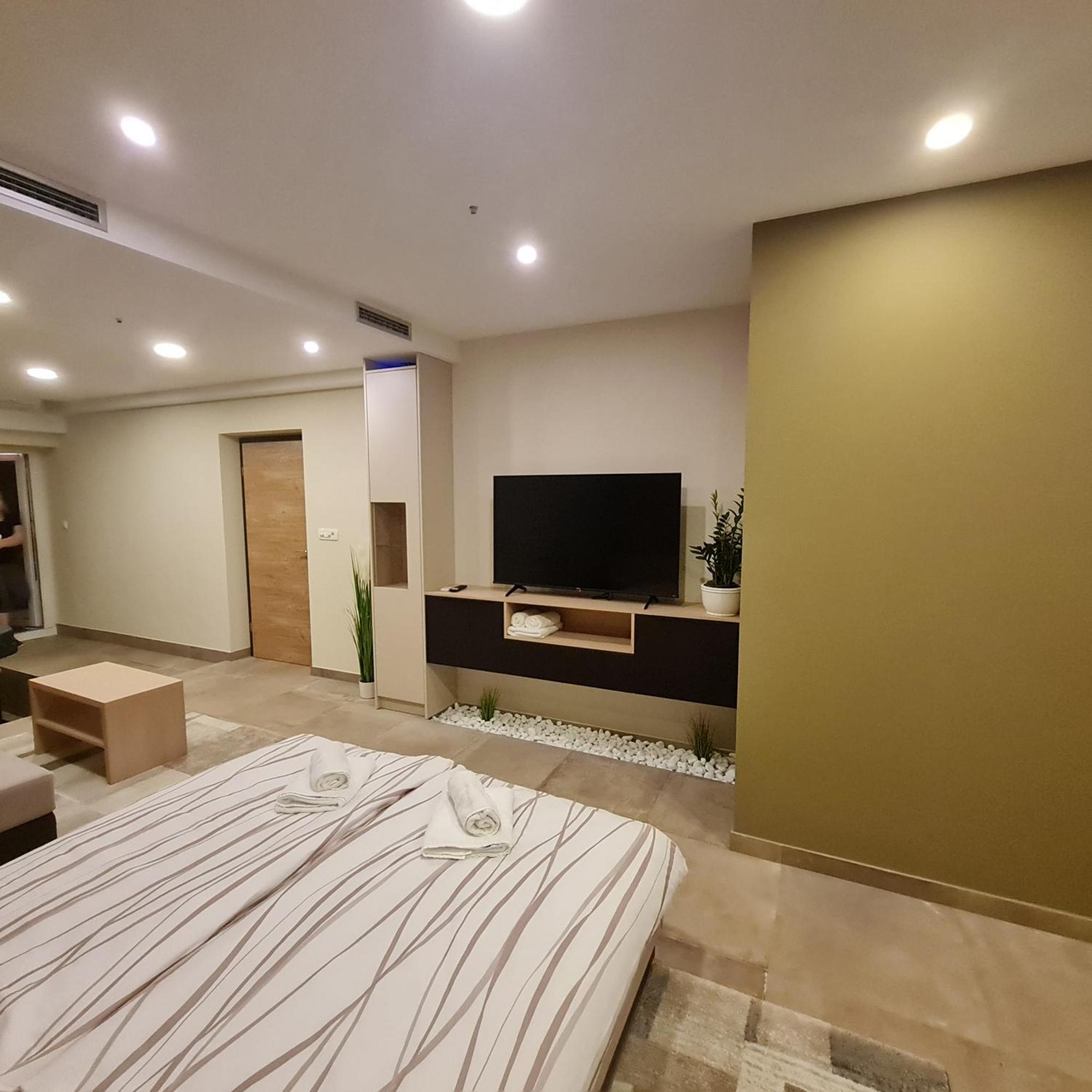 Gostilna S Prenocisci Pav Hotel Rakek Ngoại thất bức ảnh