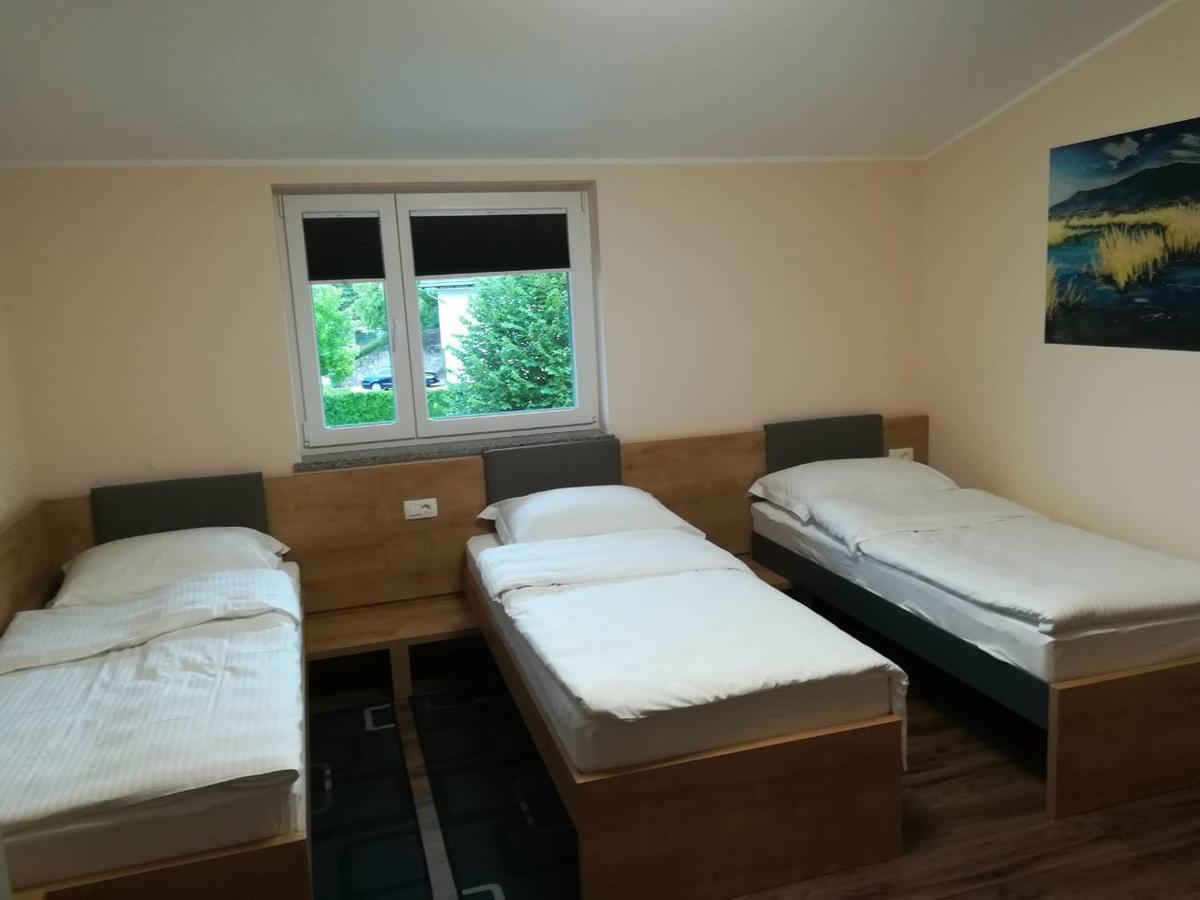 Gostilna S Prenocisci Pav Hotel Rakek Ngoại thất bức ảnh