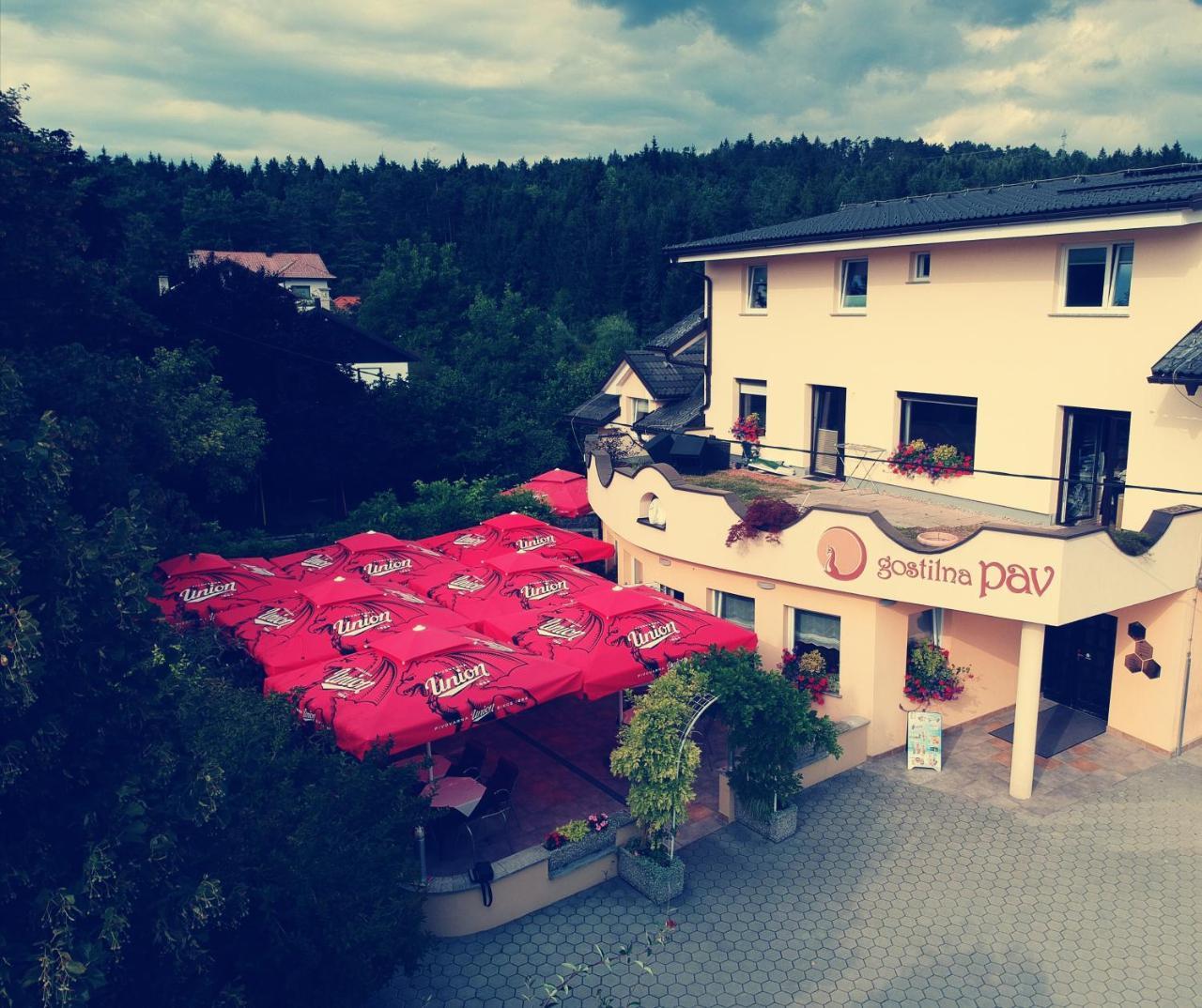 Gostilna S Prenocisci Pav Hotel Rakek Ngoại thất bức ảnh